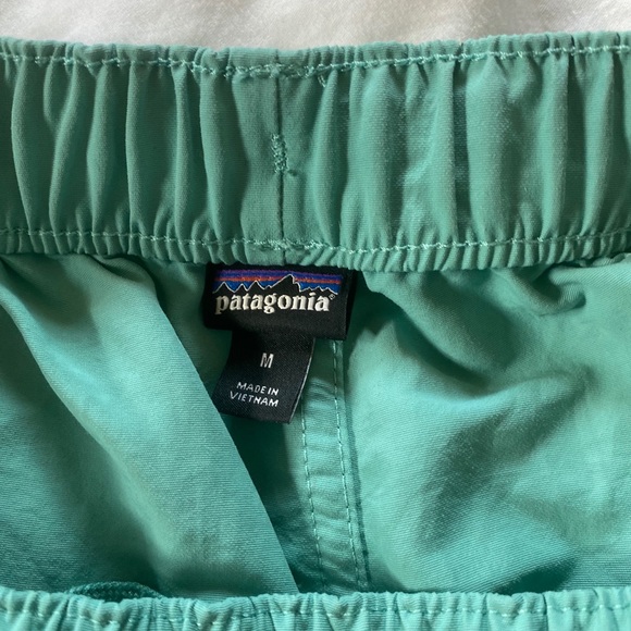 SOLD ‼️Patagonia women’s barely baggies short - Picture 4 of 5